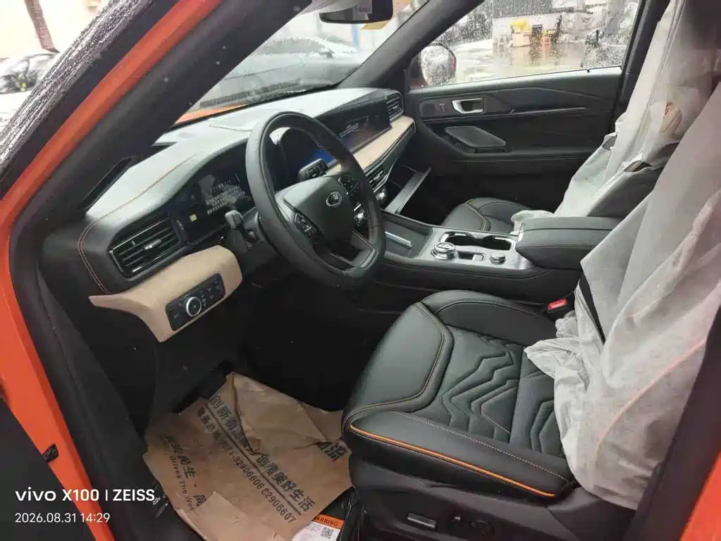 Ford Explorer — миниатюра 6