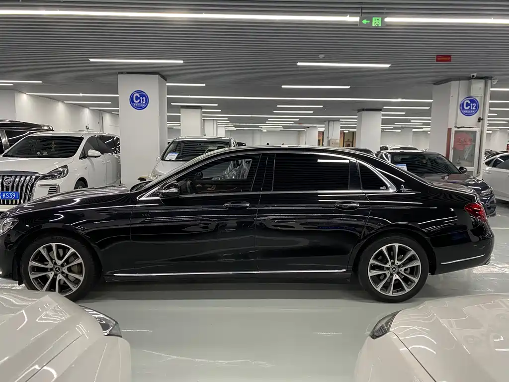Mercedes-Benz E-Class — миниатюра 4