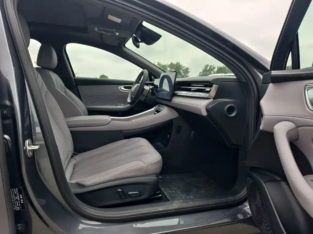Roewe M7 DMH — миниатюра 9