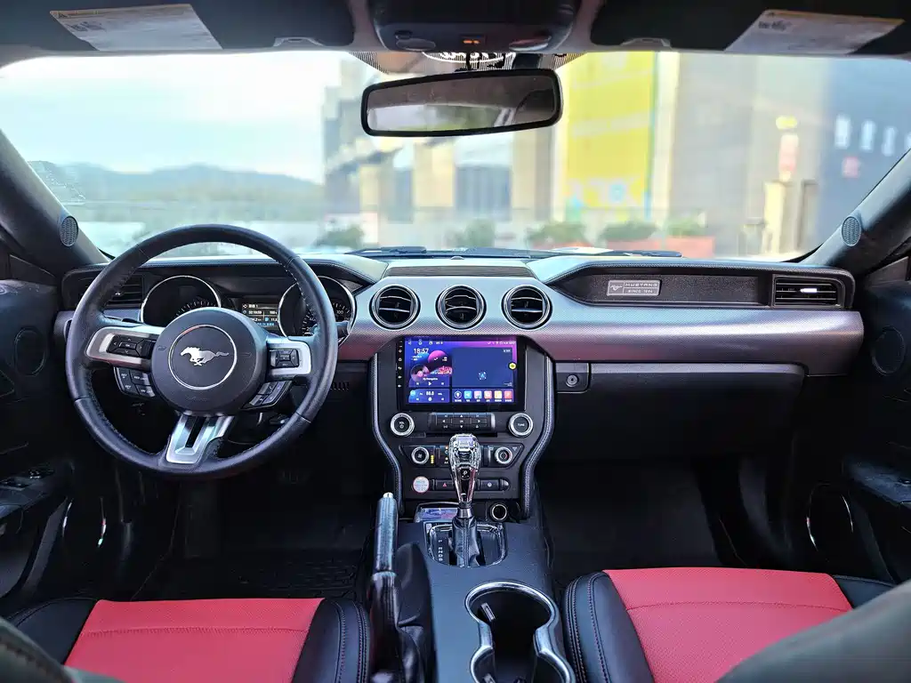 Ford Mustang — миниатюра 17