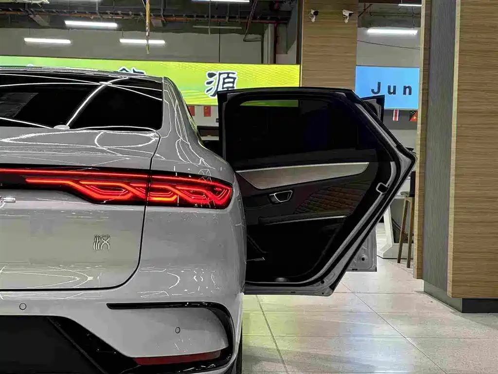 BYD Han — миниатюра 19
