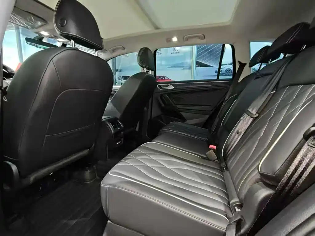 Volkswagen Tiguan L L 2024 330TSI AT R-Line