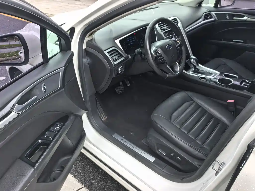 Ford Mondeo — миниатюра 9