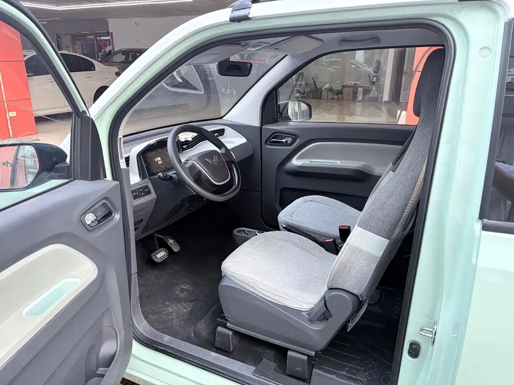 Wuling MINIEV — миниатюра 4