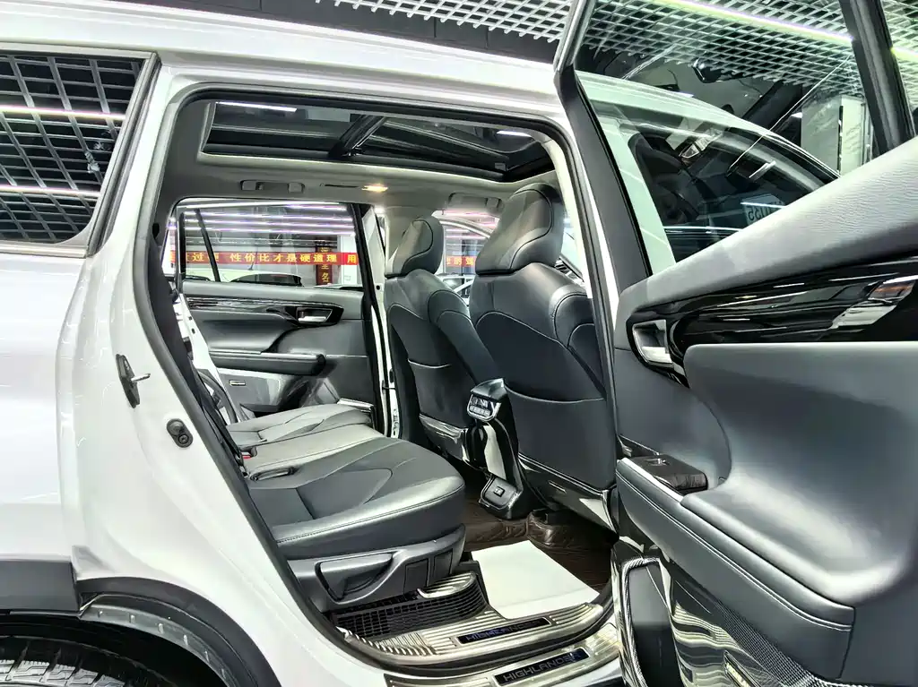 Toyota Highlander — миниатюра 6