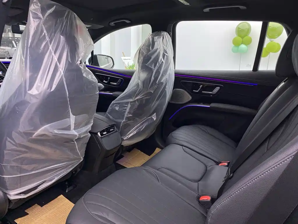 Mercedes-Benz EQS SUV — миниатюра 8