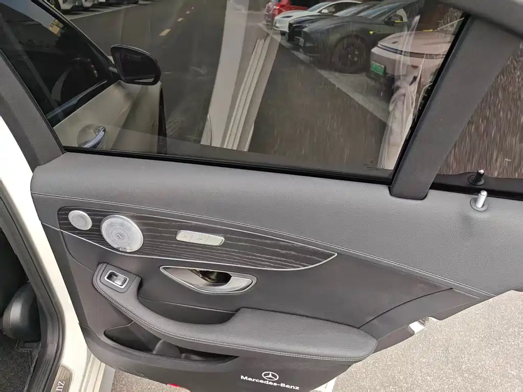 Mercedes-Benz C-Class — миниатюра 10