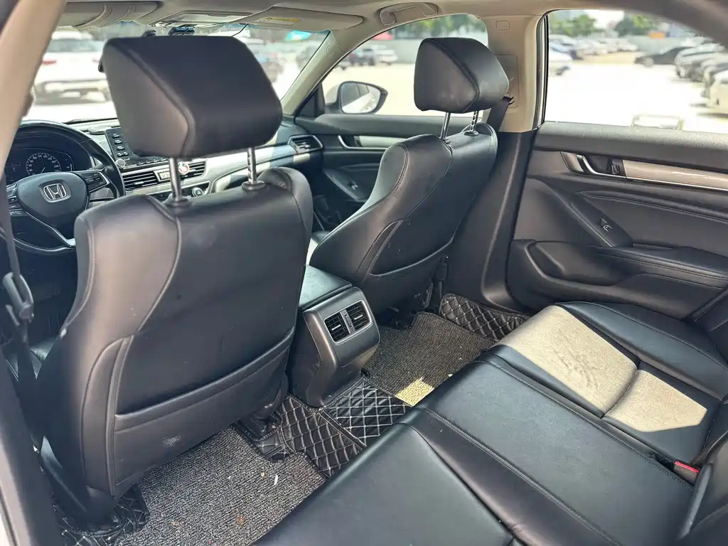 Honda Accord — миниатюра 9