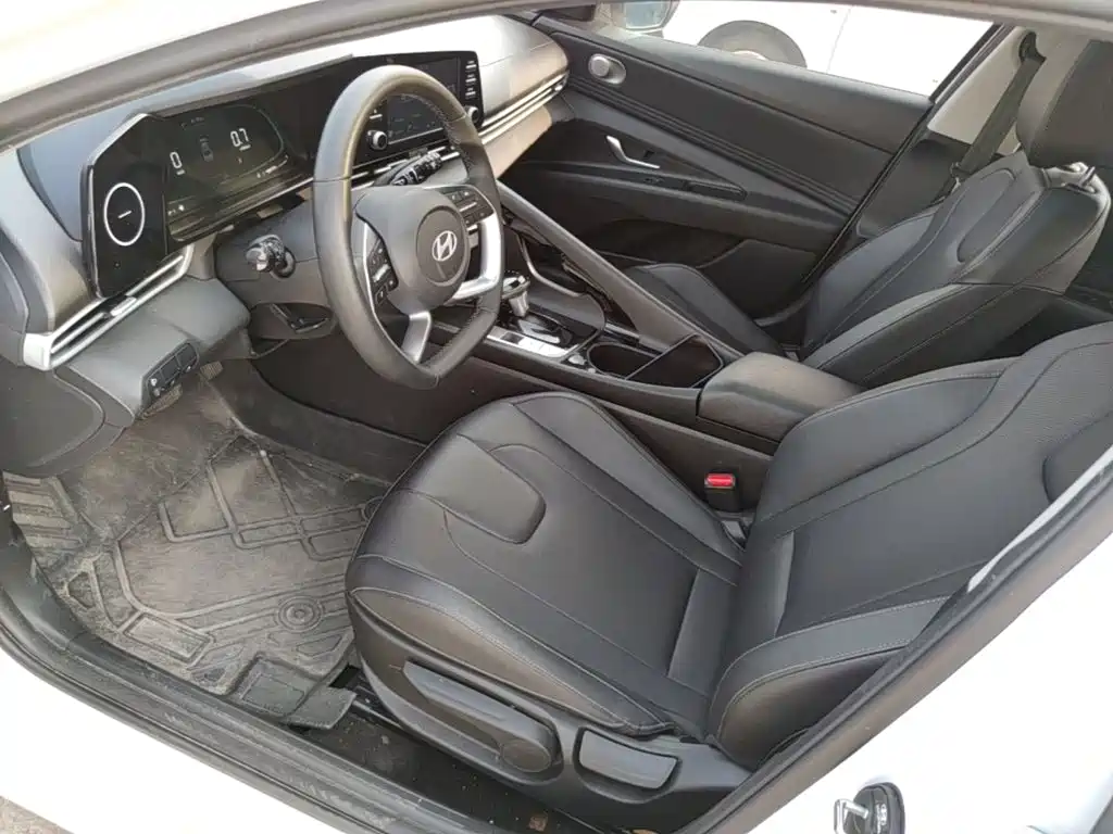 Hyundai Elantra — миниатюра 15