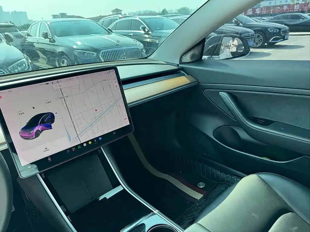 Tesla Model 3 — миниатюра 11