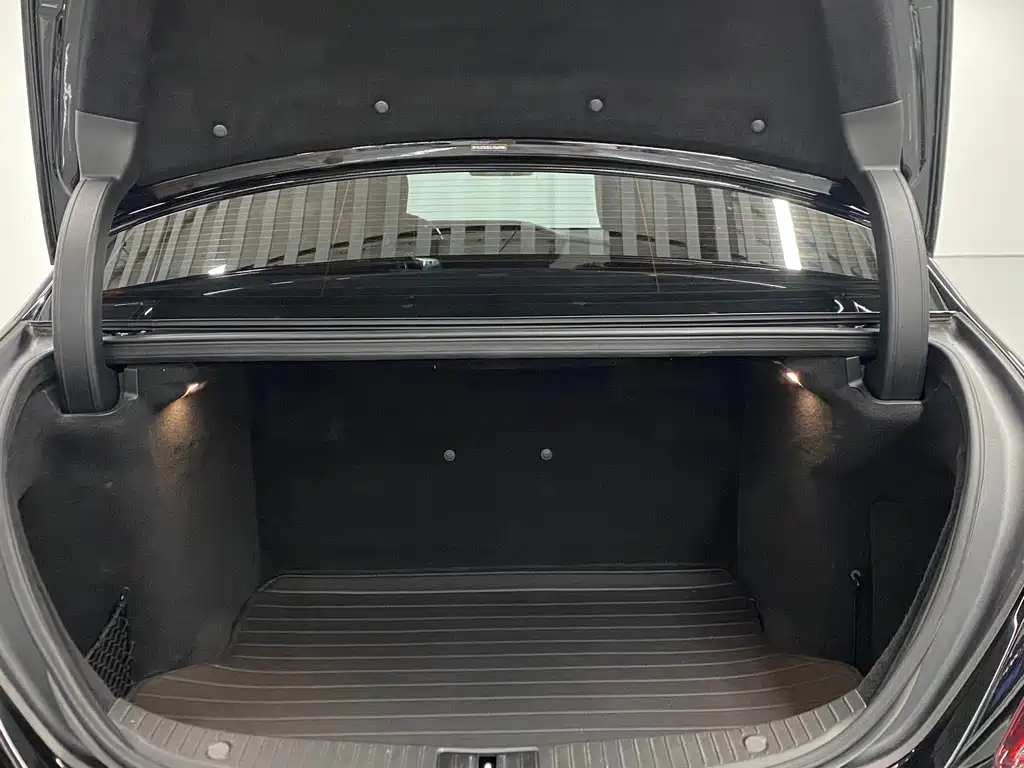 Mercedes-Benz S-Class — миниатюра 13