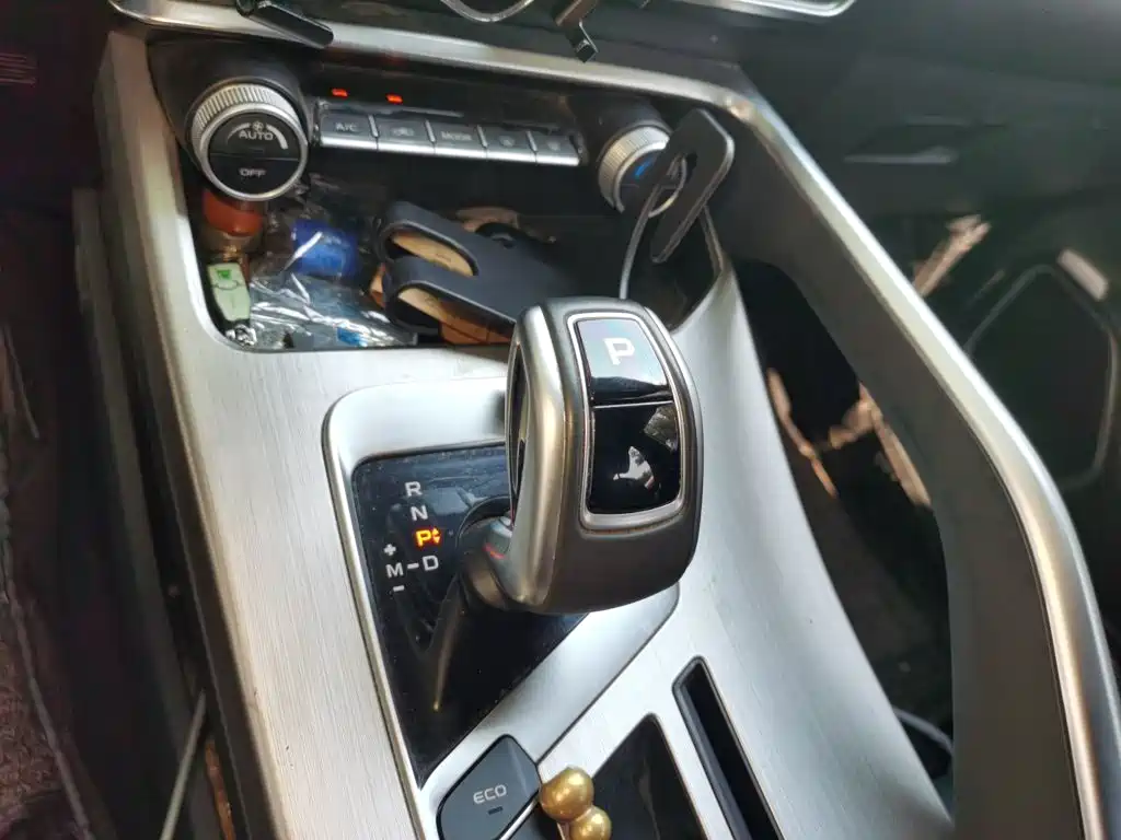 Geely Binyue — миниатюра 10