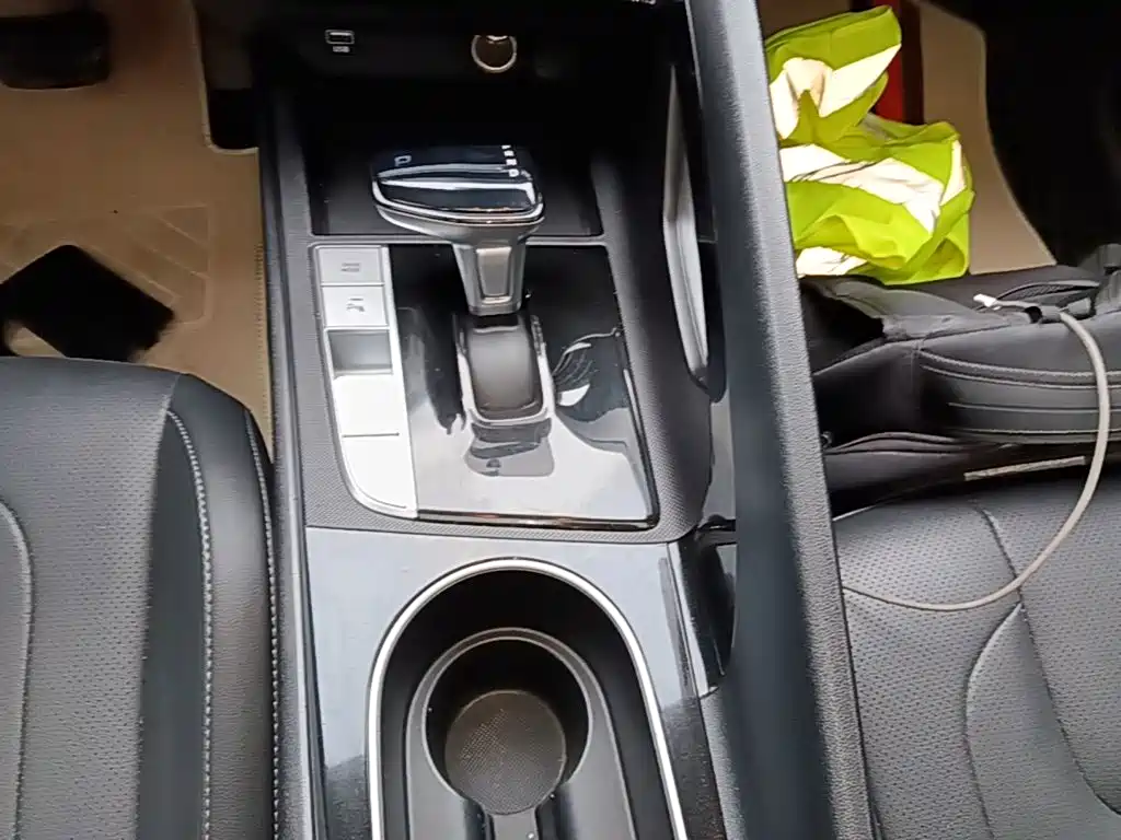 Hyundai Elantra — миниатюра 14