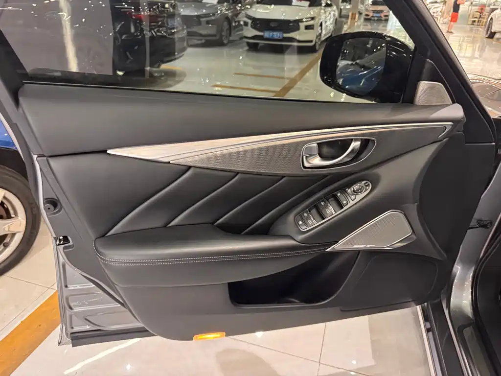 Infiniti Q50L — миниатюра 15