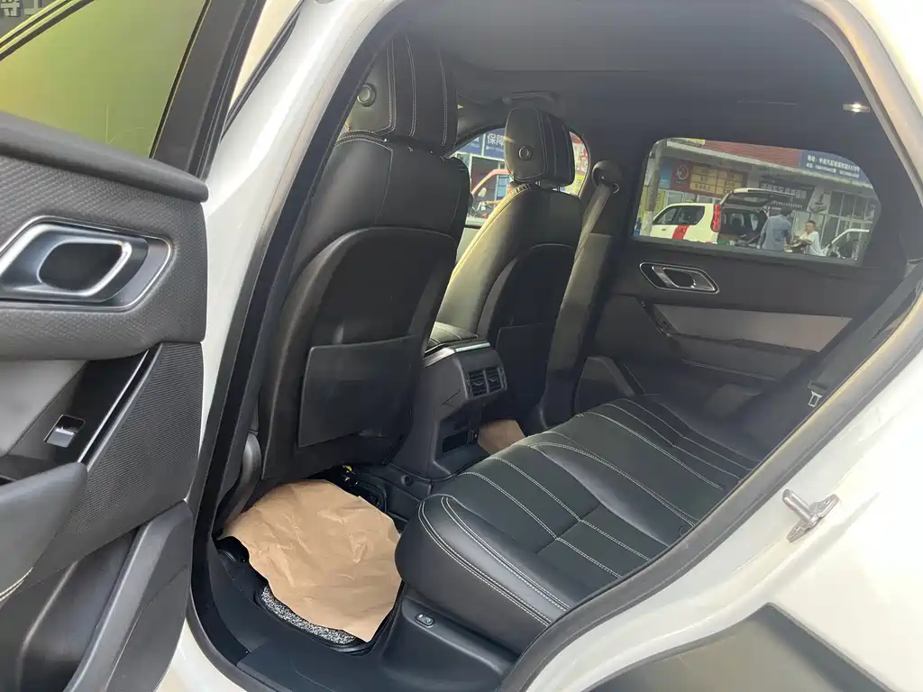Land Rover Velar — миниатюра 8