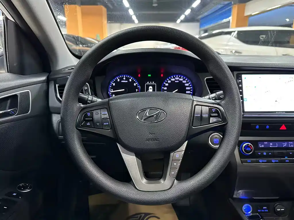 Hyundai Mistra — миниатюра 10