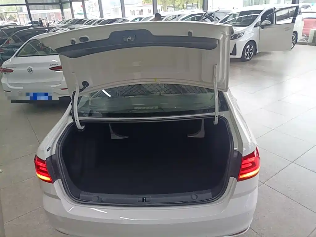 Volkswagen Lavida — миниатюра 19