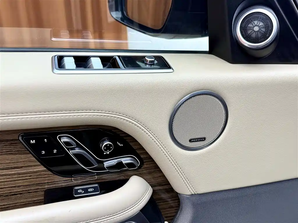 Land Rover Range Rover — миниатюра 15