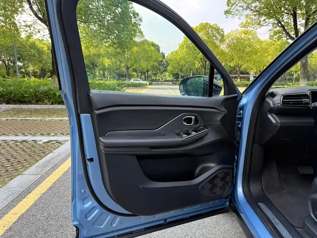 NIO ES8 — миниатюра 12