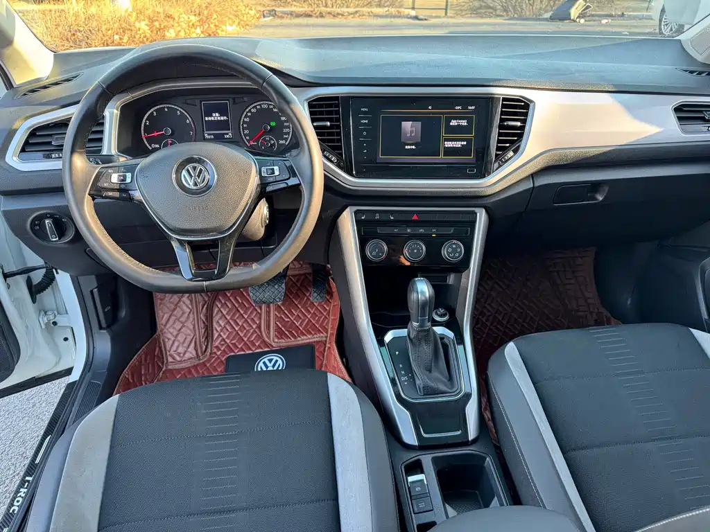 VOLKSWAGEN T ROC EXPLORING SONGS