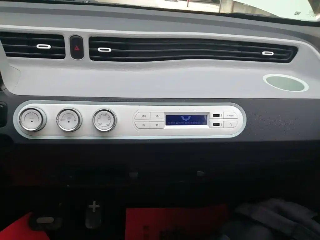 Wuling MINIEV — миниатюра 13