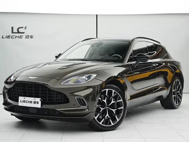 ASTON MARTIN  DBX 2021