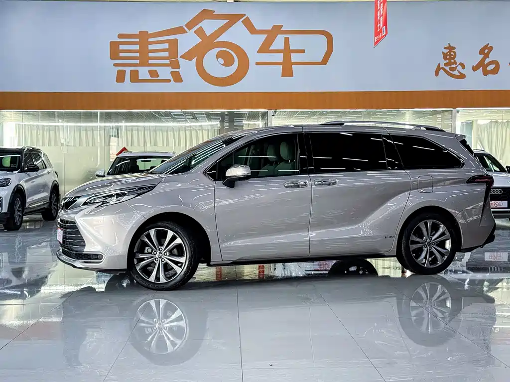 TOYOTA SIENNA