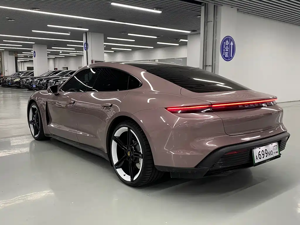 Porsche Taycan — миниатюра 15