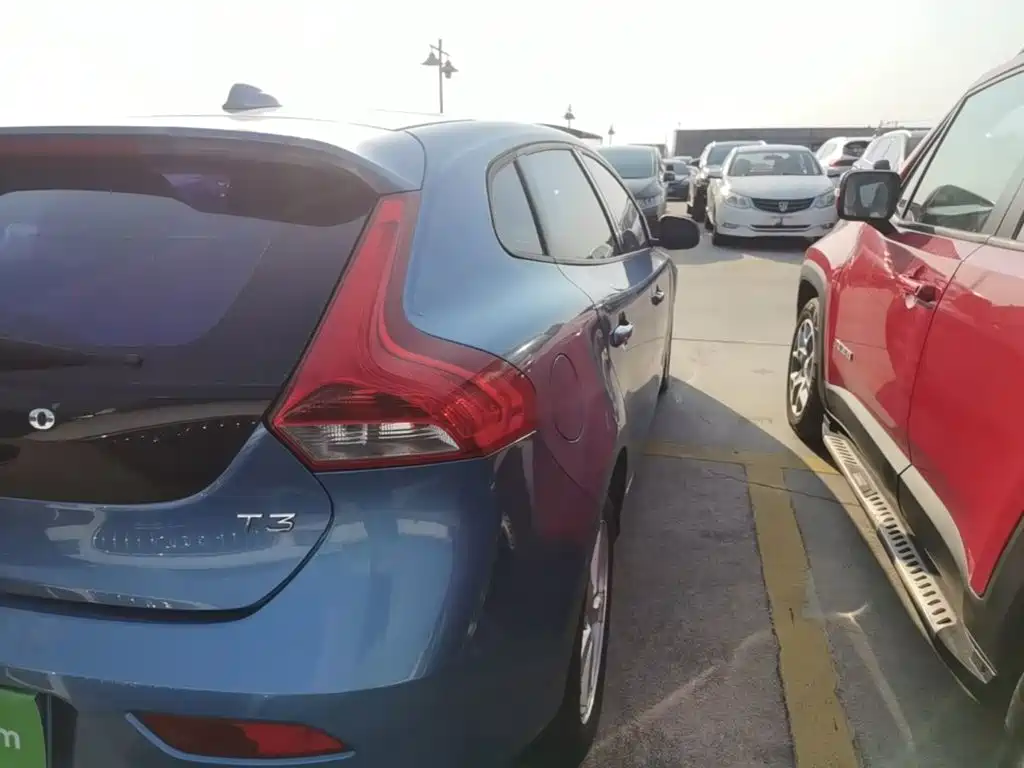 Volvo V40 — миниатюра 8