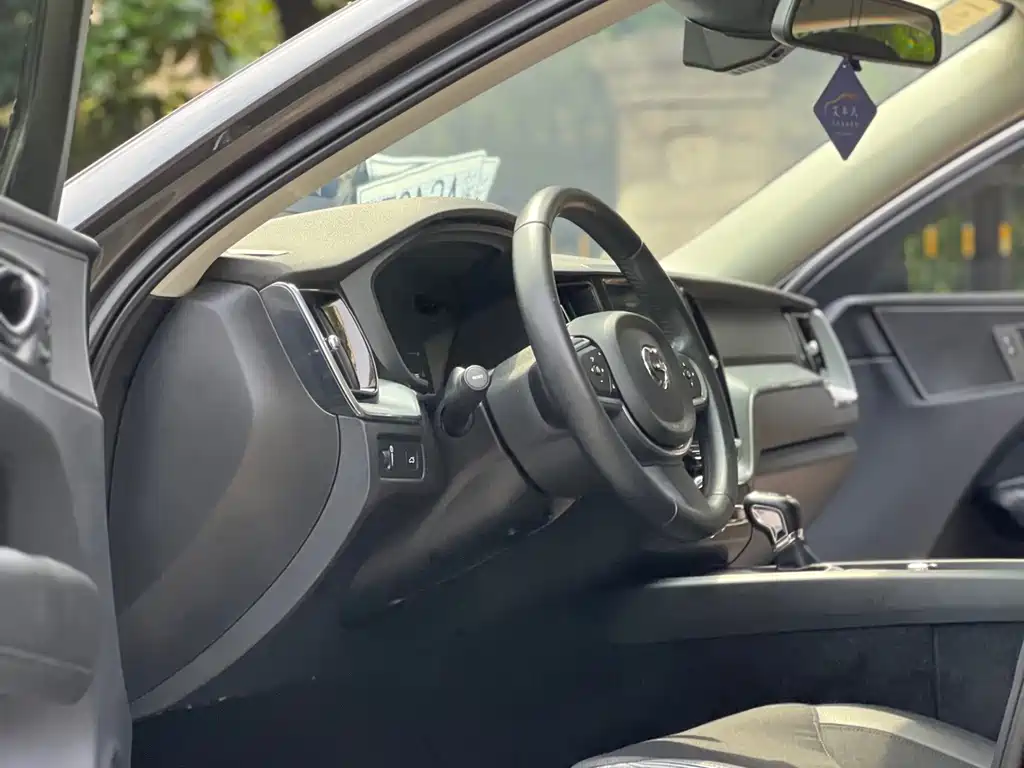 Volvo XC60 — миниатюра 5