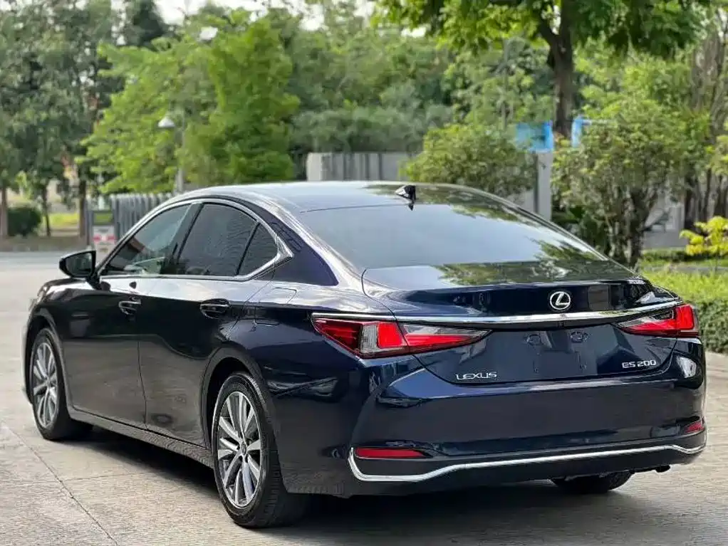 Lexus ES — миниатюра 5