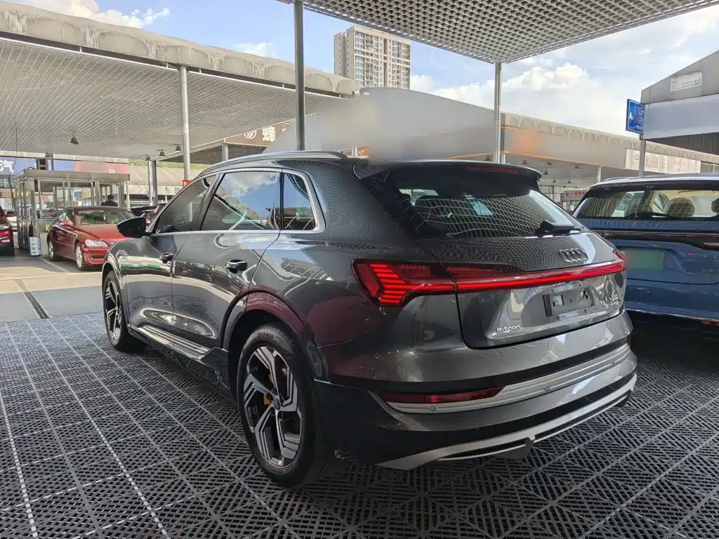 Audi e-tron — миниатюра 5