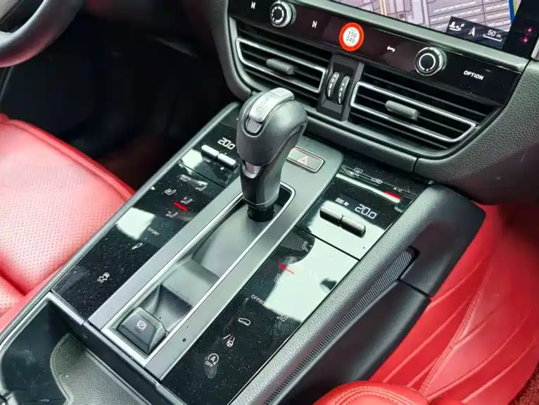 Porsche Macan — миниатюра 14