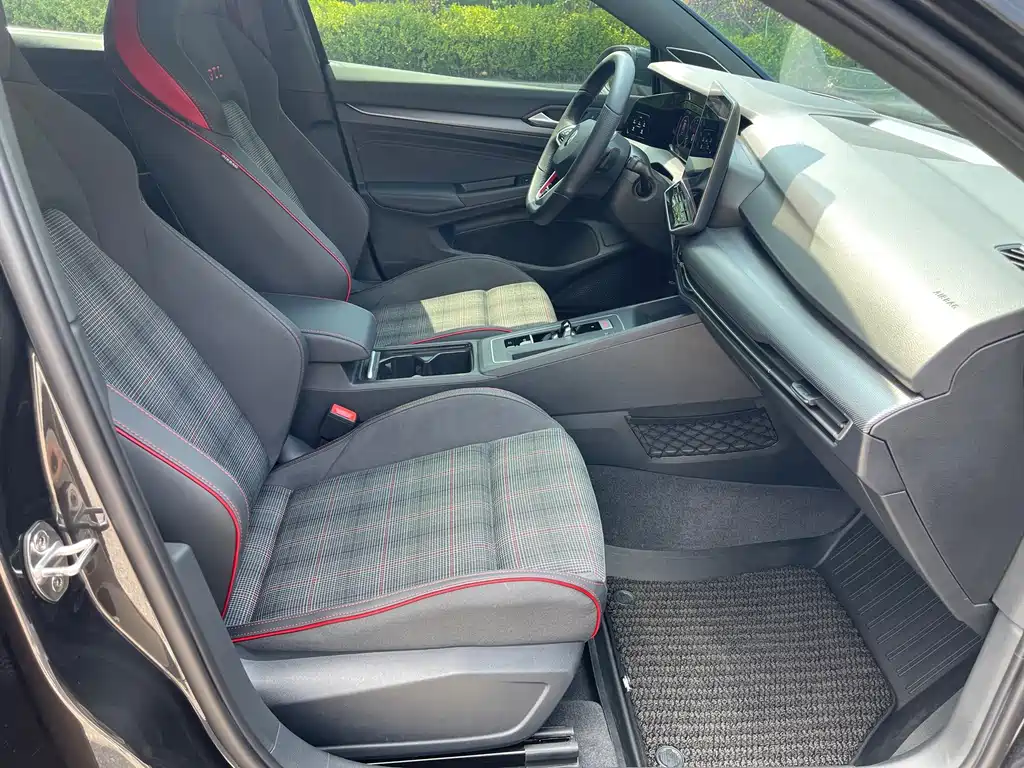 Volkswagen Golf GTI — миниатюра 7