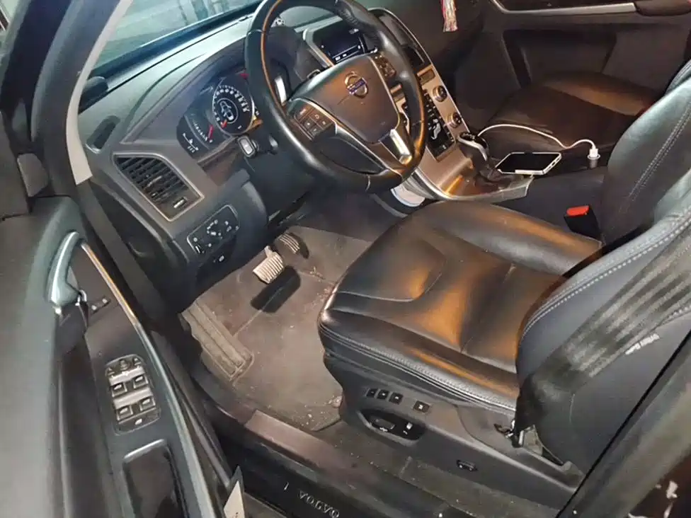 Volvo XC60 — миниатюра 12