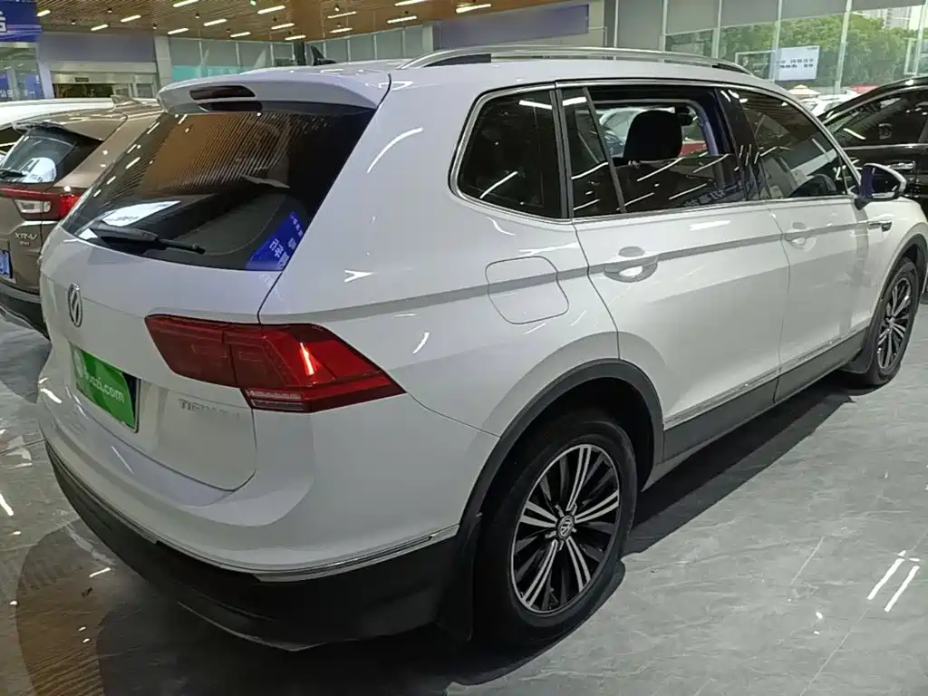 Volkswagen Tiguan L — миниатюра 7