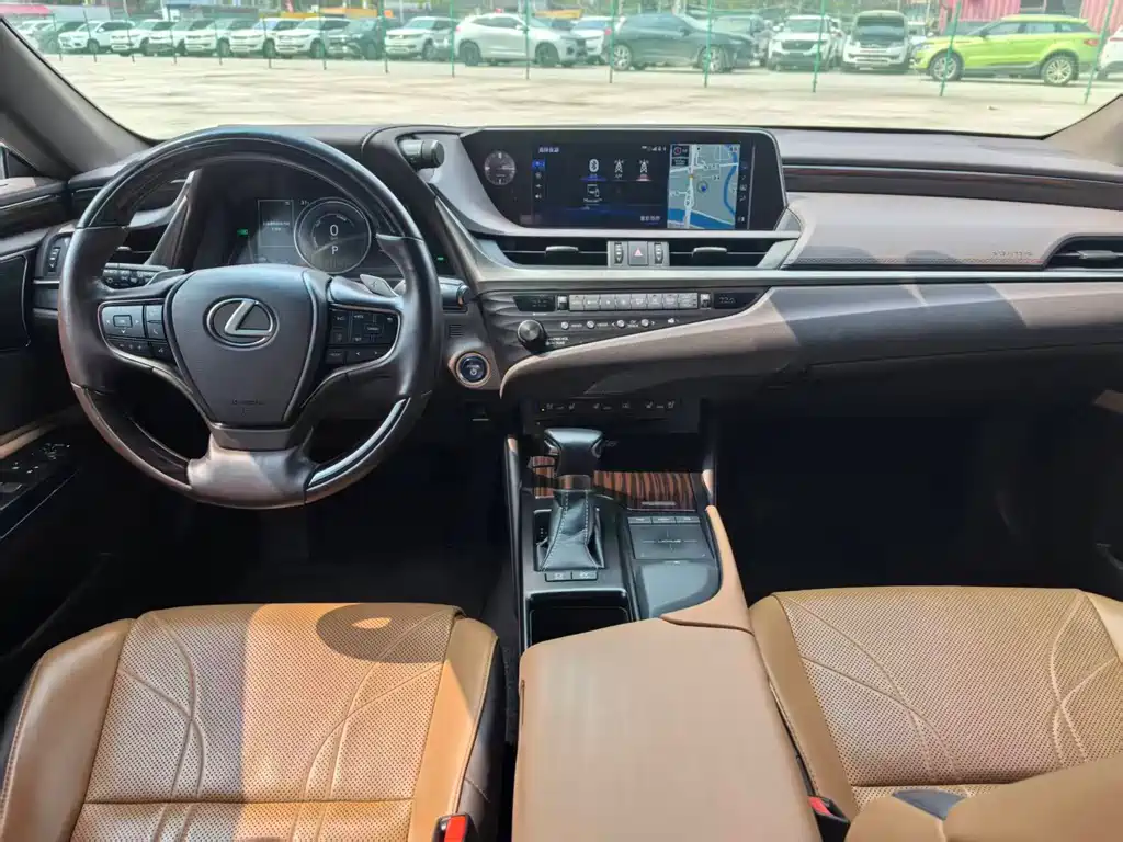Lexus ES — миниатюра 5