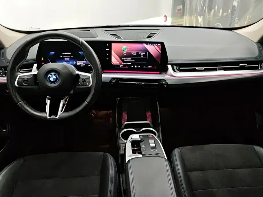 BMW iX1 — миниатюра 12