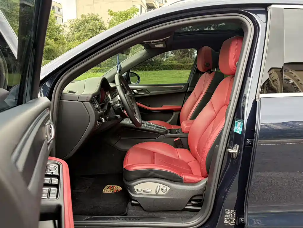 Porsche Macan — миниатюра 12