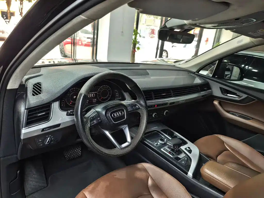 Audi Q7 2018 40 TFSI Comfort
