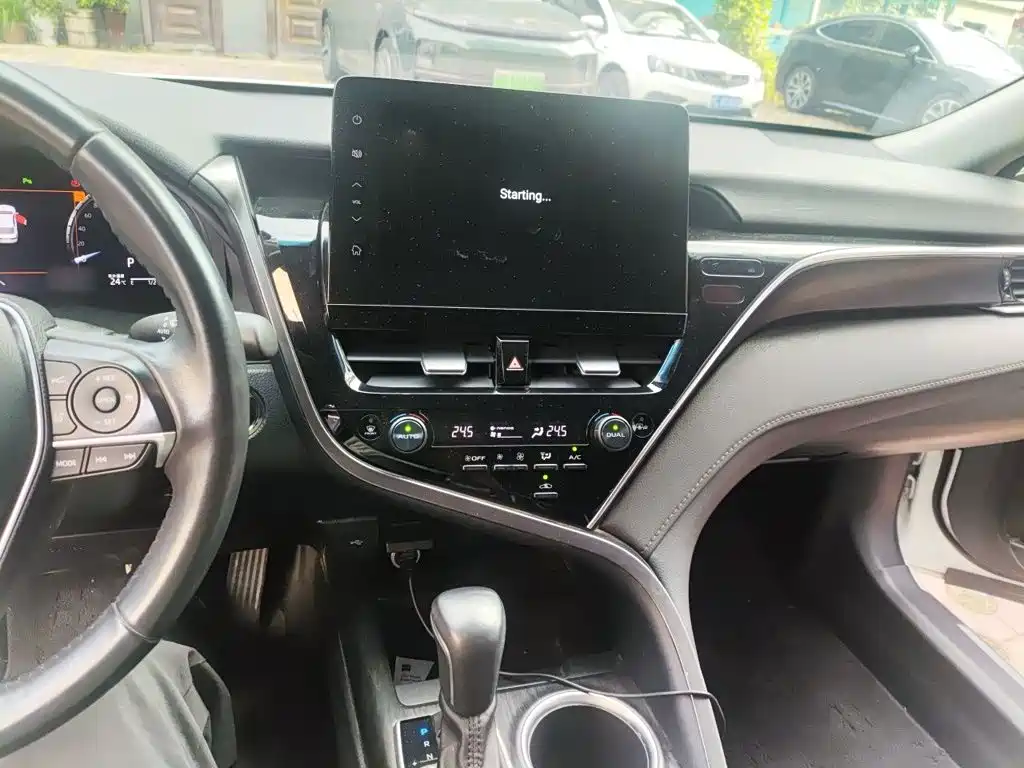 Toyota Camry — миниатюра 6