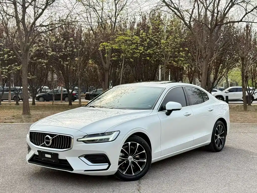 Volvo S60 2022