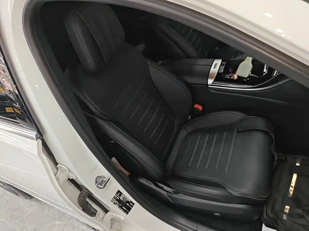Mercedes-Benz C-Class — миниатюра 25