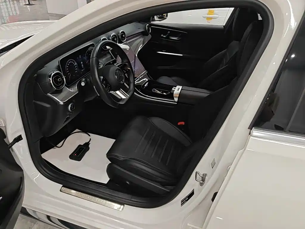 Mercedes-Benz C-Class — миниатюра 15