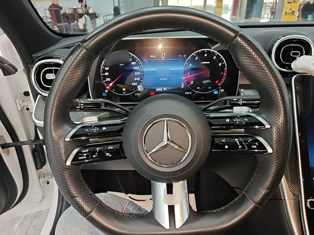 Mercedes-Benz C-Class — миниатюра 11