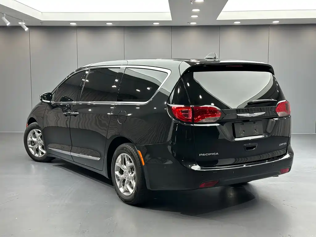 Chrysler Grand Voyager (Import) — миниатюра 6