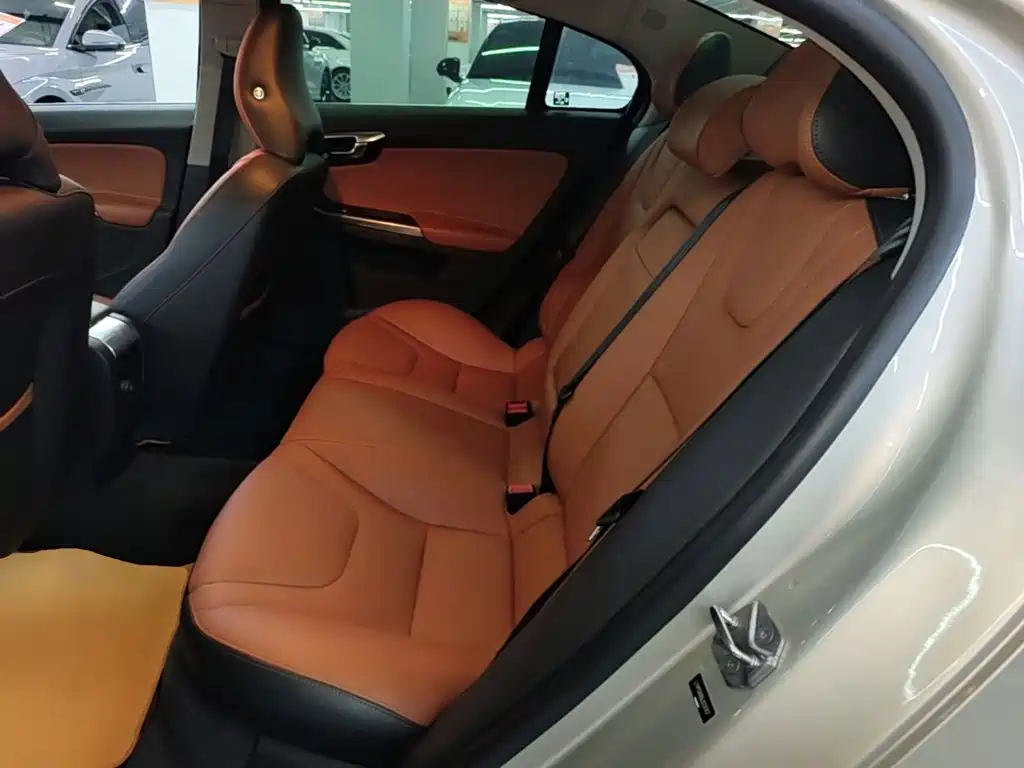 Volvo S60 — миниатюра 17