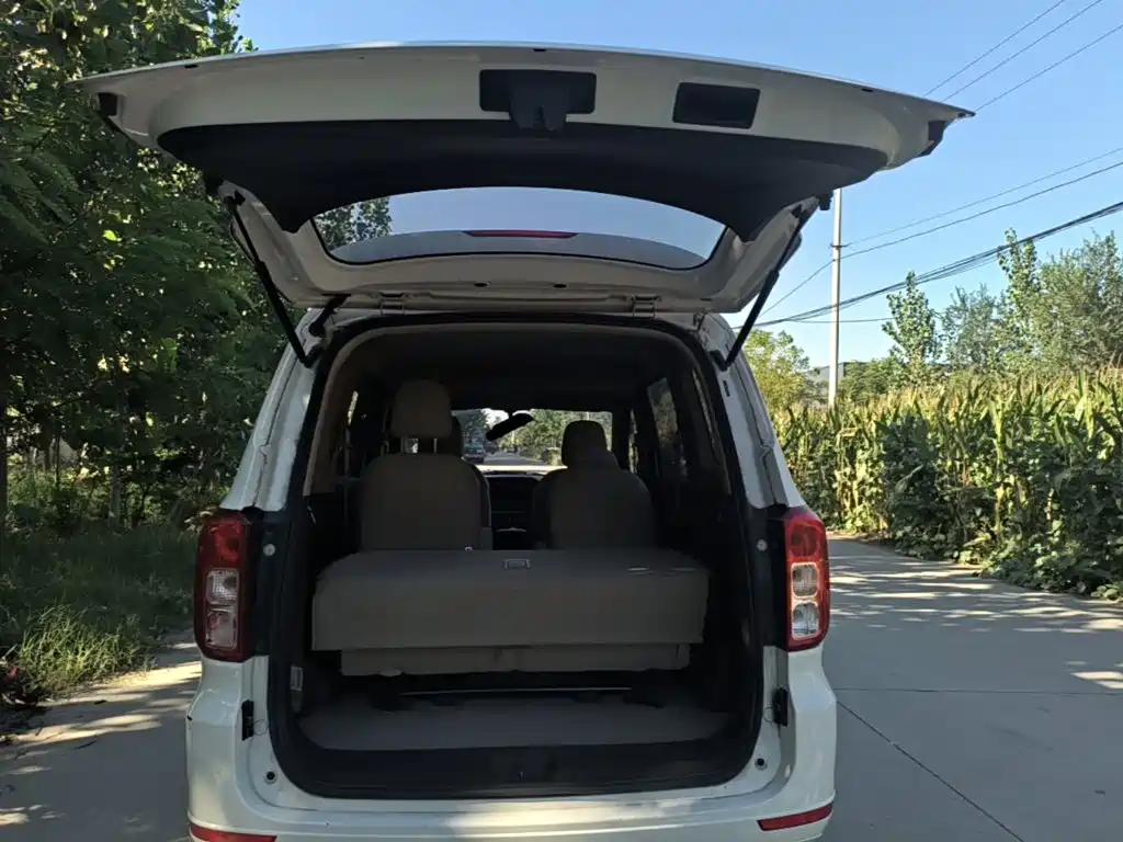 Wuling Hongguang — миниатюра 19