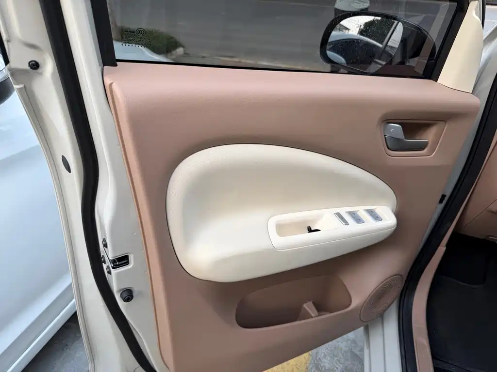 Wuling MINIEV — миниатюра 10