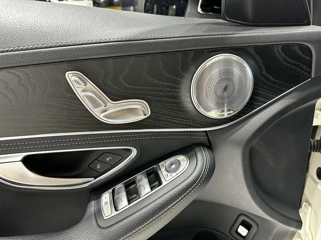 Mercedes-Benz C-Class — миниатюра 4